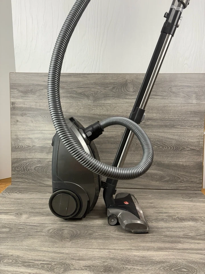Hoover Windtunnel Quiet Performance Canister Bagless Vacuum Cleaner SH30010 - Image 2 of 4