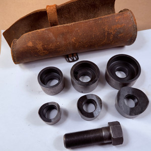 Greenlee No. 735 Knockout Conduit Punch 1-1/4", 1", 3/4" w/ Leather Pouch