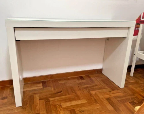 Escritorios de vidrio para oficina en casa de IKEA