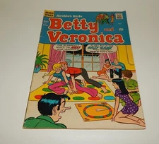 Archies Girls Comic Book - Betty & Veronica #170 - Designing Clothes