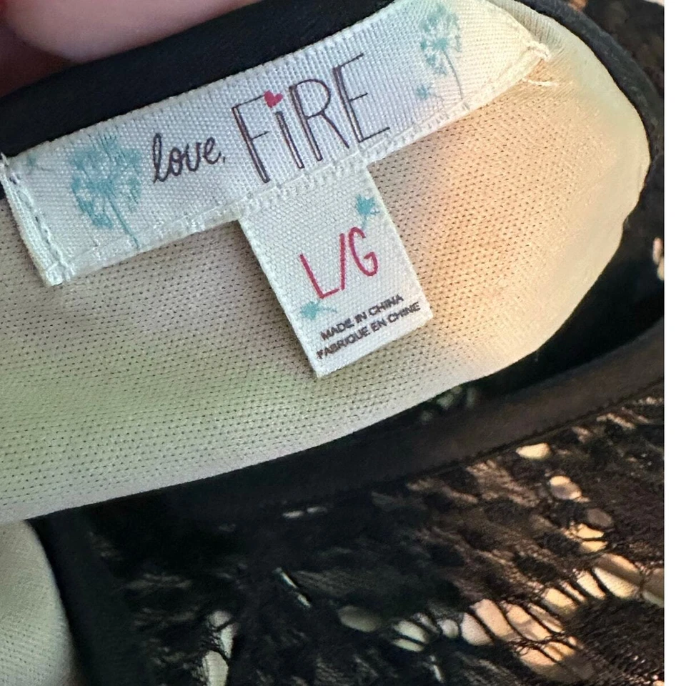 Love FIRE Mini Vestido de Cóctel Negro Encaje Sin Mangas Talla Grande Foto 3 de 4