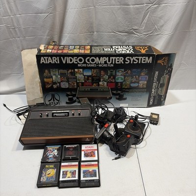 ATARI CX-2600A  VIDEO COMPUTER SYSTEM 1980 Original Box With Games