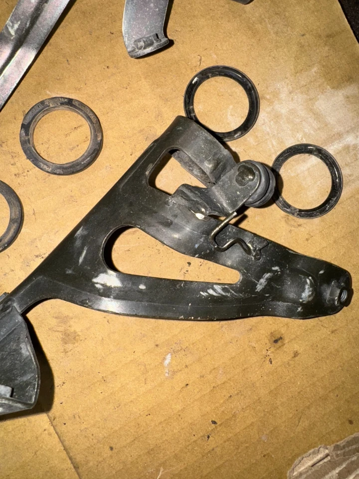 88,89,90 yamaha dt-50lc headlight brackets - Image 2 of 4