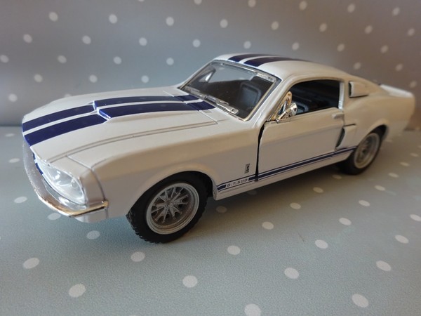Shelby GT-500 Weiss 1967 Modelauto Ca.13Cm Oldtimer Neu 1:38 RüCkzugmotor-image