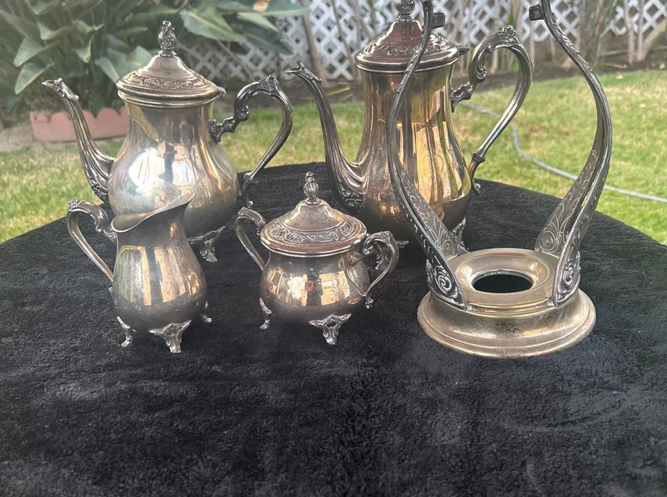 Vintage WM Rogers silver plated serving set - Image 2 of 4