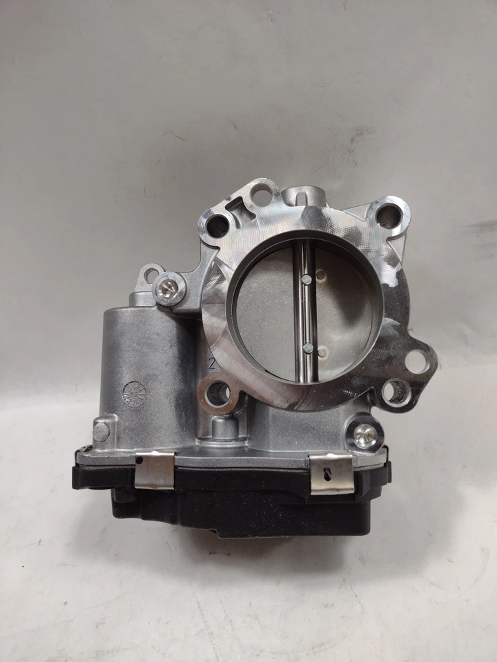 Genuine OEM Mopar Throttle Body 68366012AB - Image 2 of 4