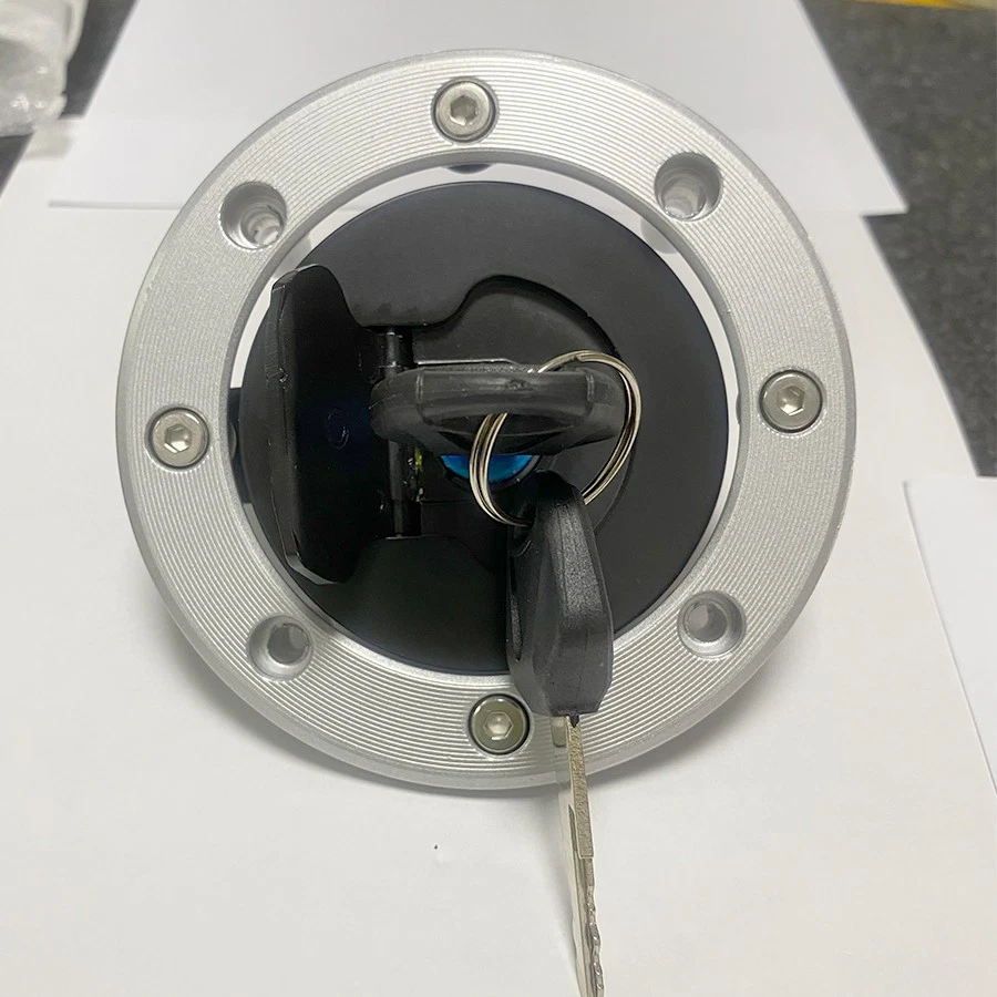 Fuel Gas Tank Cap With 2x Keys For 1997-2000 Suzuki Bandit-GSF-250 250 77A VS/S - Image 3 of 4