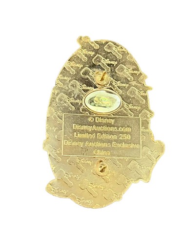 Disney Auctions Rabbit's Birthday Cake LE 250 Winnie The Pooh 2005 Rare Pin - Picture 2 of 2