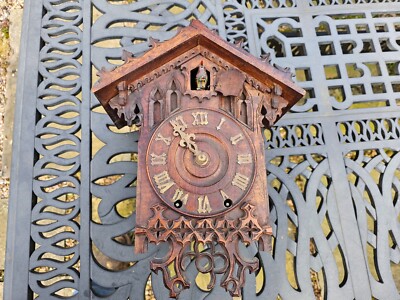 Antike Schwarzwälder Kuckuck Wanduhr HOLZPLATTENWERK zum restaurieren SCHÖN