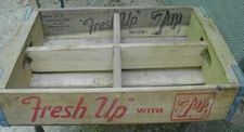 1975 VINTAGE Freshen Up With 7UP WOOD CRATE CHARLESTON S.C./ Woodstock MFG