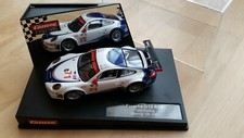 Vend une voiture porche  modele   1 /  32   pour circuit  24 carrera evolution