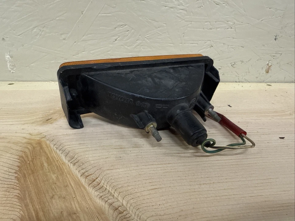 Toyota Cressida 1985-1988 señal de giro carcasa lado pasajero Foto 2 de 4