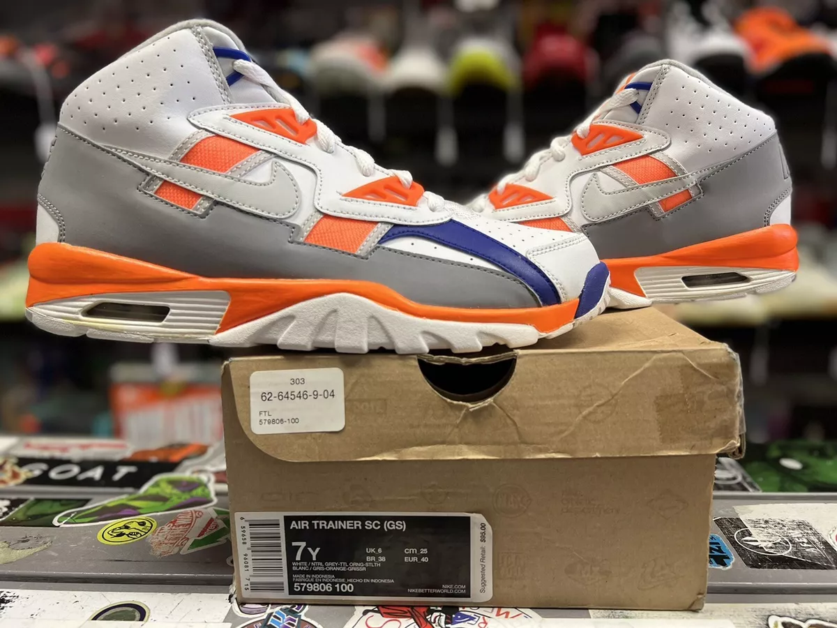 Nike store top carry swow boats
