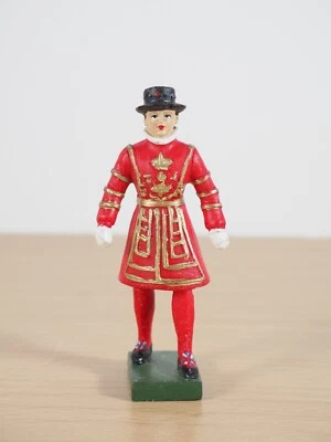 Vintage Toy Soldier British Beefeater Yeoman Royal Guard Scale 1/18 9cm - Image 1 of 4