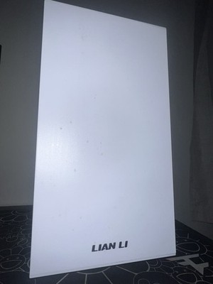 LIAN LI LANCOOL 205 Mesh White ATX Mid Tower Case Tempered Glass Panel