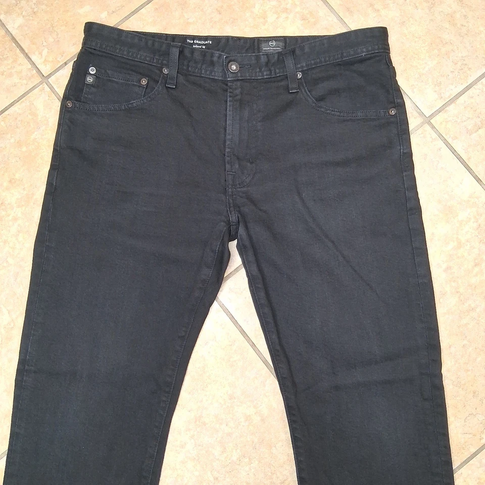 Pantalones de mezclilla AG Adriano Goldschmied The Graduate para hombre 34X32 negros a medida Foto 2 de 4