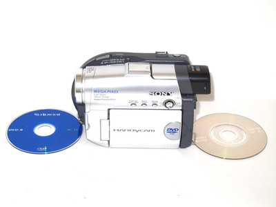Sony DCR-DVD201 Mini DVD Camcorder (Silver) w/ Nightshot Mode - Tested & Working