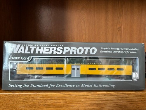 Walthers 920-15506 HO Chicago y North Western autobús de cercanías de dos niveles #77 nuevo | Condition: New