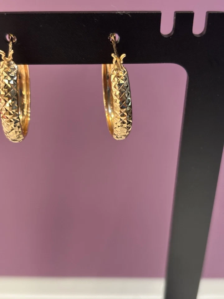 14K Rose Gold Hoop Earrings Faceted Finish Adds Shine 1 Inch Diameter 2.88 Grams - Image 2 of 4