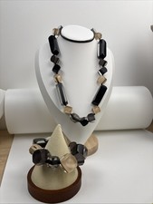 One Button Resin Necklace And Bracelet Set Modern Geometric Design