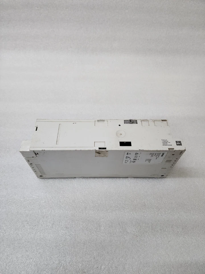 UNIDAD INVERSORA LENZE I51AE215F10V10000S 1.5KW/2HP 0-400/480V 3.9/3.5A Foto 2 de 4