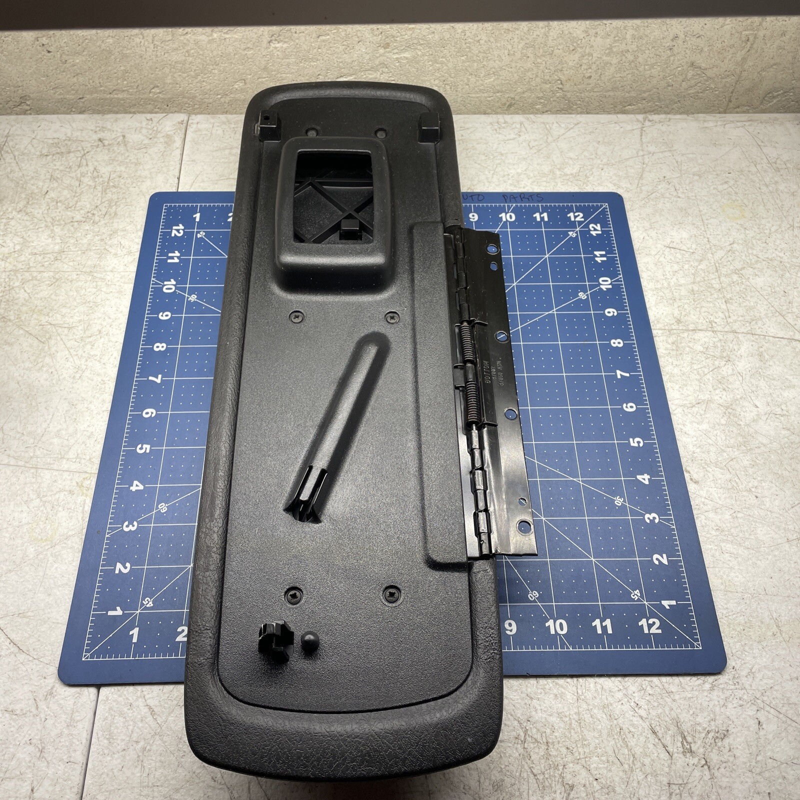 20012007 Dodge Dakota Center Console Lid Armrest Arm Rest Black Used