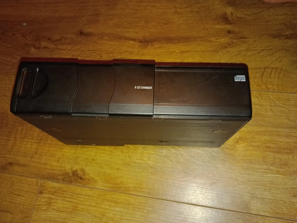 Range Rover L322 CD Changer 65.12-6 913 388 6 Disc 2002 to 2005 Land Rover - Image 3 of 4