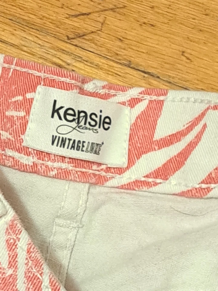 Pantalones Cortos Kensie Jean The High Rise Vintage Lujo Blanco Rojo Palmeras Cortados 4/27 Foto 2 de 4