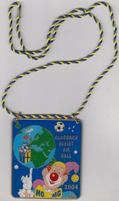 A20 2004 MKV Gladbach bleibt am Ball; ein Ball steht als Symbol für Borussia Mön