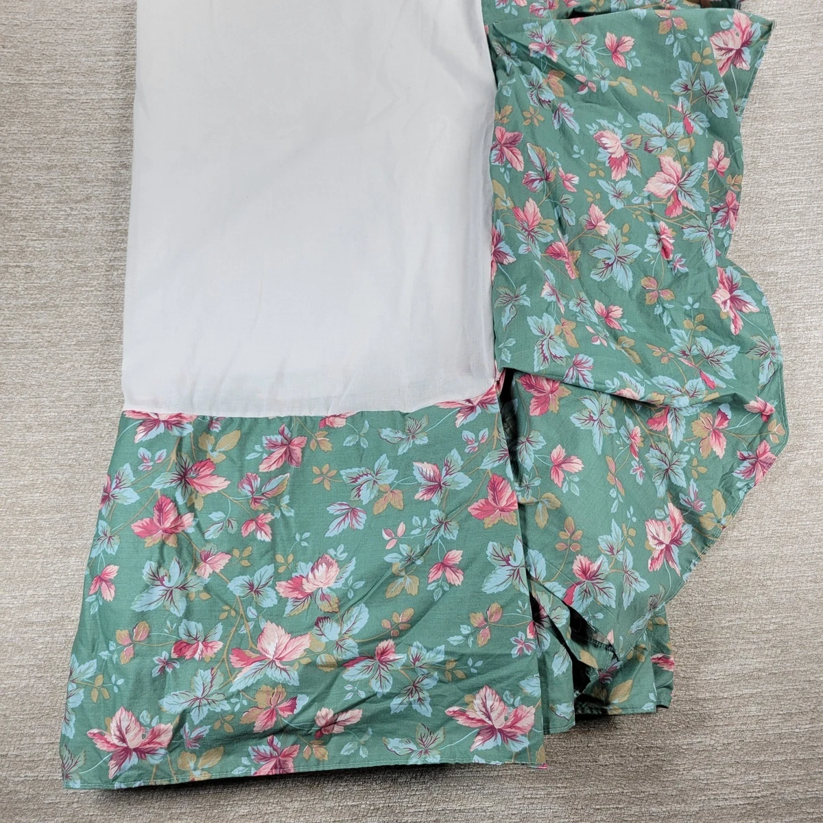 Jupes de lit: Marque - Laura Ashley; Type - Jupe de lit