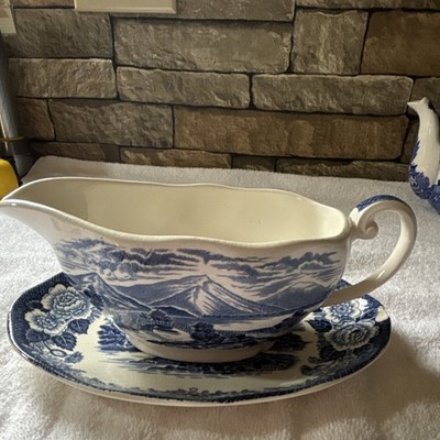 Royal Warwick Lochs of Scotland Loch Maree Gravy Boat Set Blue White England Ov 