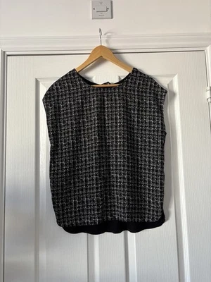 New Look Top Size 10 Blk White Polyester Vgc Pet & Smoke Free Home - Image 1 of 4