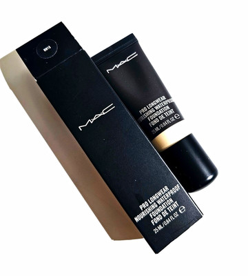 Mac pro Long-Wear nourishing waterproof foundation NW15