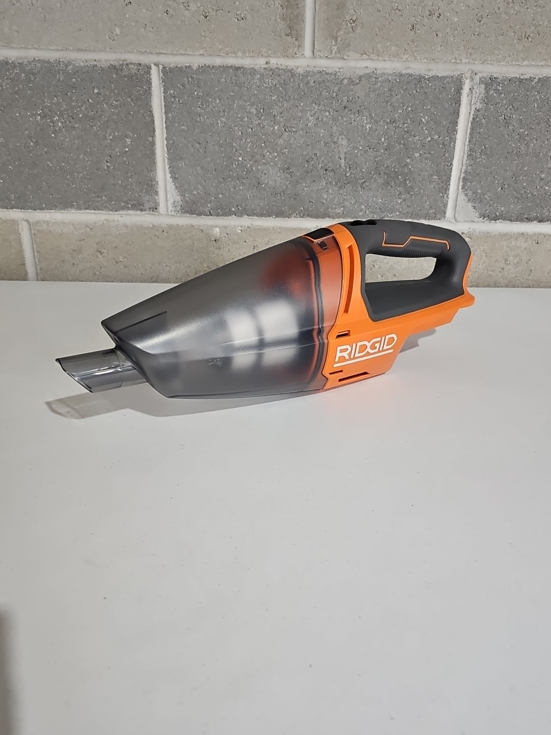 Ridgid R8609021 18V Cordless Handheld Vacuum Tool Only New W/Accessories