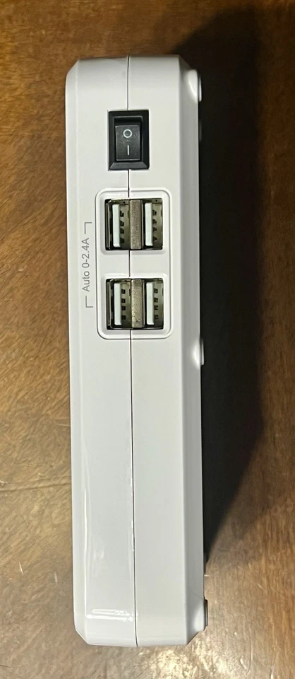 BESTEK Universal 250W Portable Power Adapter and Converter (MRJ201GU) - Image 2 of 3