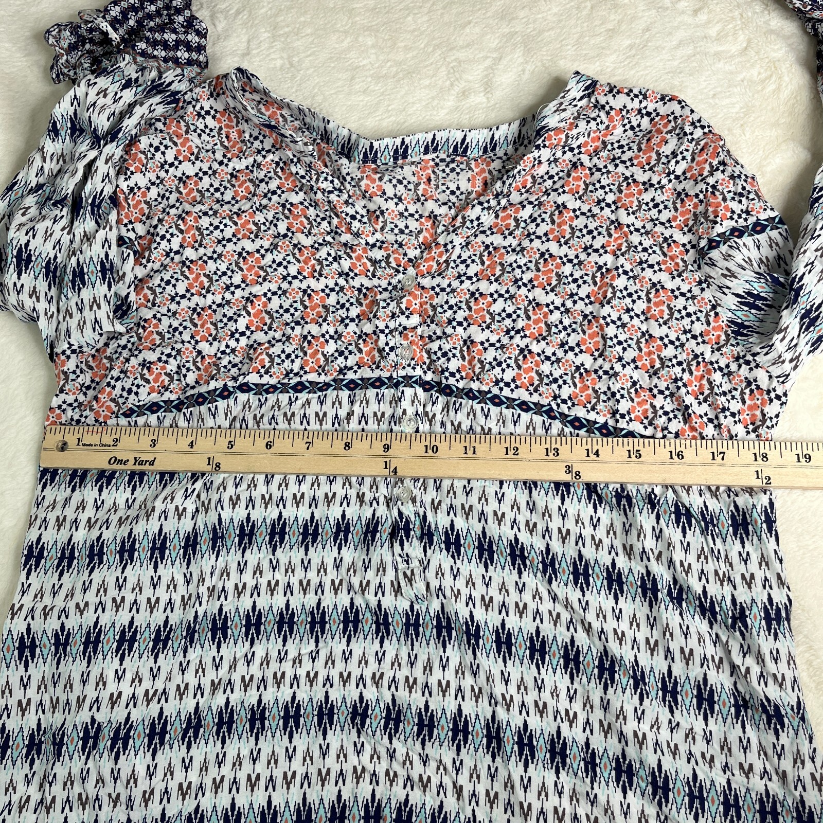 Pullover Blouse in Size Medium - image 2