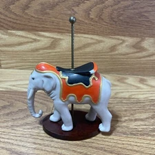 FRANKLIN MINT ELEPHANT TREASURY OF CAROUSEL ART PORCELAIN FIGURINE  1988