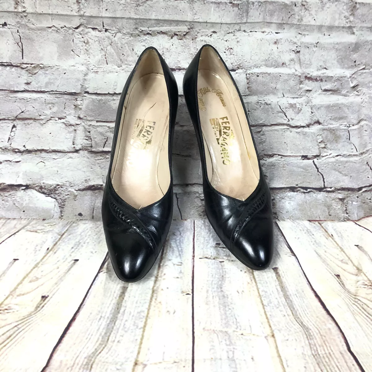 Salvatore ferragamo kitten deals heels