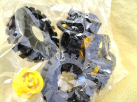 LEGO MindStorms Robotics Invention System: Lot Yellow Hubs and Tires #9719