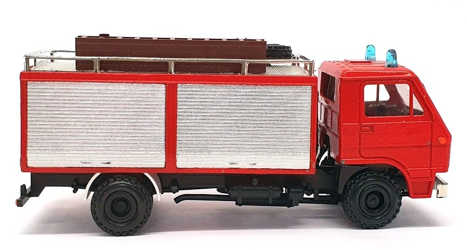 Conrad 1/50 Scale Diecast FE23 - MAN Feuerwehr Fire Truck - Red — 第 3/4 张图片
