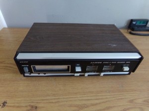 LLOYDS Y639W-07B 8 TRACK PLAYER