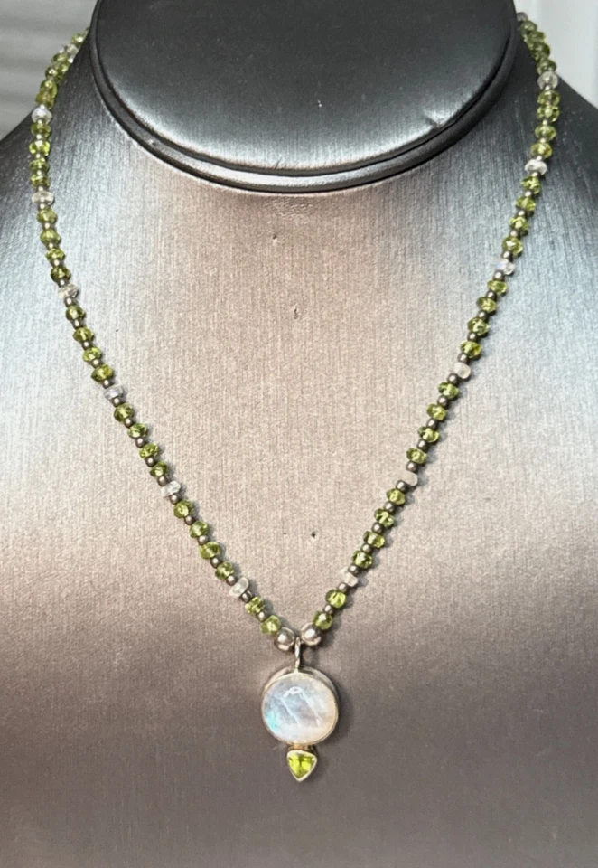 Collar de plata esterlina 925 con cuentas de peridoto de piedra lunar hecho a mano joyas de piedras preciosas Foto 2 de 4