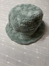 Levi’s Unisex Wooly Green Soft Fluffy Bucket Hat Sz Med 22”
