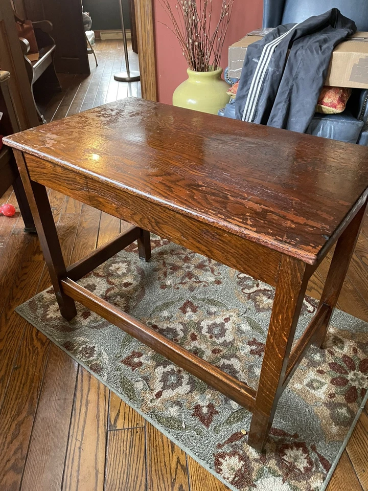 Escritorio vintage de madera maciza de 20” X 34” con 1 cajón - resistente - muy bueno Foto 2 de 4