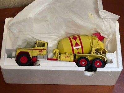 FIRST GEAR 1/34 #19-2620 HALE KAUAI CONCRETE MACK R-MODEL MIXER IN ORIGINAL BOX