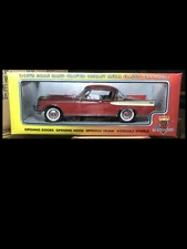 1957 Studebaker Golden Hawk RED 1:18 Motor City Classics 80009