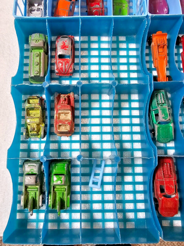 1960’s Toy Miniature Car Collector Display Case with Tootsie 42 Cars - VTG LOT - Picture 11 of 13