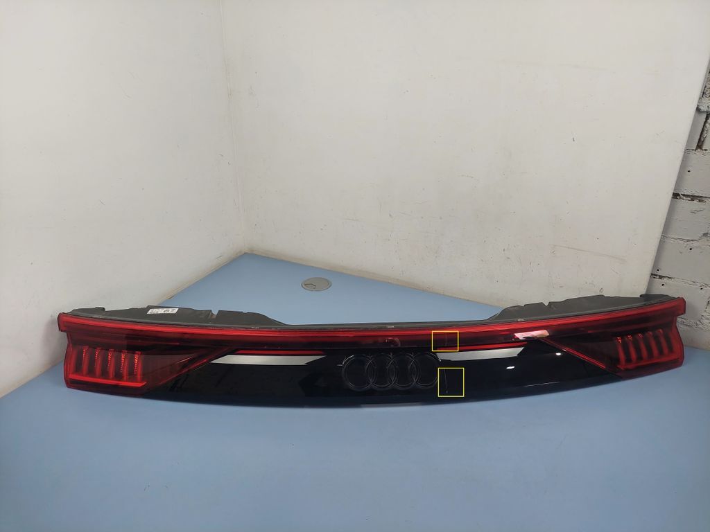 Audi Q8 2018 tailgate rear tail light lamp 4M8945095S AXP20303 | eBay