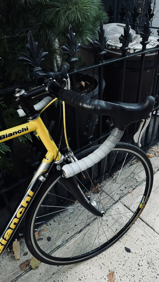 61” Bianchi - Vintage- 2002 Veloce - Comes With Lock Set - Image 2 of 4