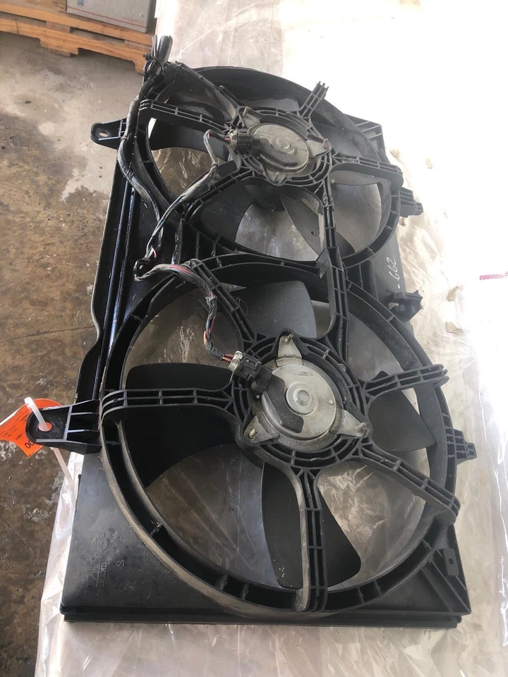 Ventilador radiador motor Nissan Máxima SE 2004-2008 motor de refrigeración doble eléctrico OEM Foto 4 de 4
